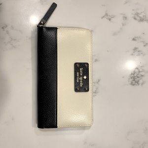 Kate Spade Zipper Wallet